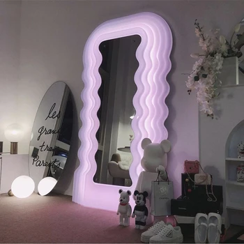 Стоящ вълнообразни декоративни огледала на стената спални, големи огледала в цял ръст, естетичен сладък led лампа Specchio Da Parete Home Decor