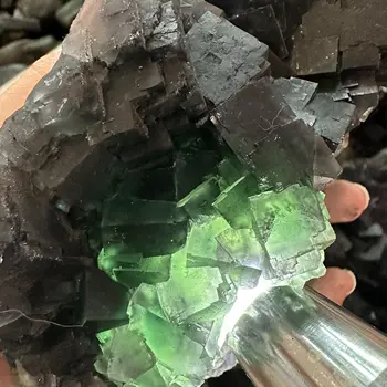 Натурален и оригинален кристал, зелен флуорит, енергиен камък, оригинално бижу, наклонен кубичен клъстер, кристали, Рейки, украса за дома
