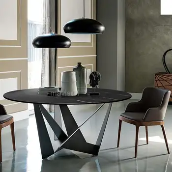Обичай италиански маса за хранене е от каменни плочи и столове в Модерен минималистичен хотел-ресторант Кръгла маса, Мебели за малки апартаменти